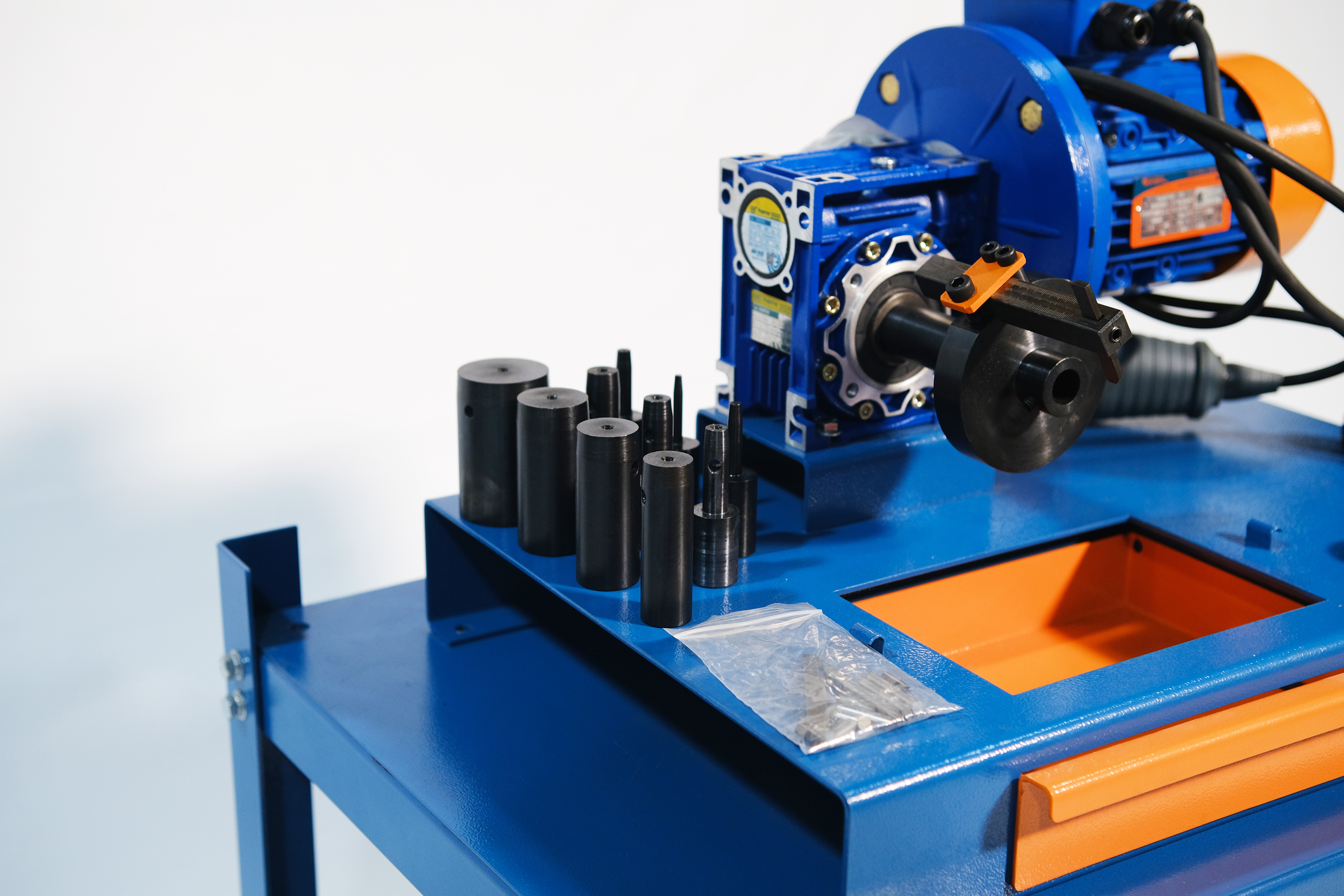 Инструмент станка РВД для внешней и внутренней окорки