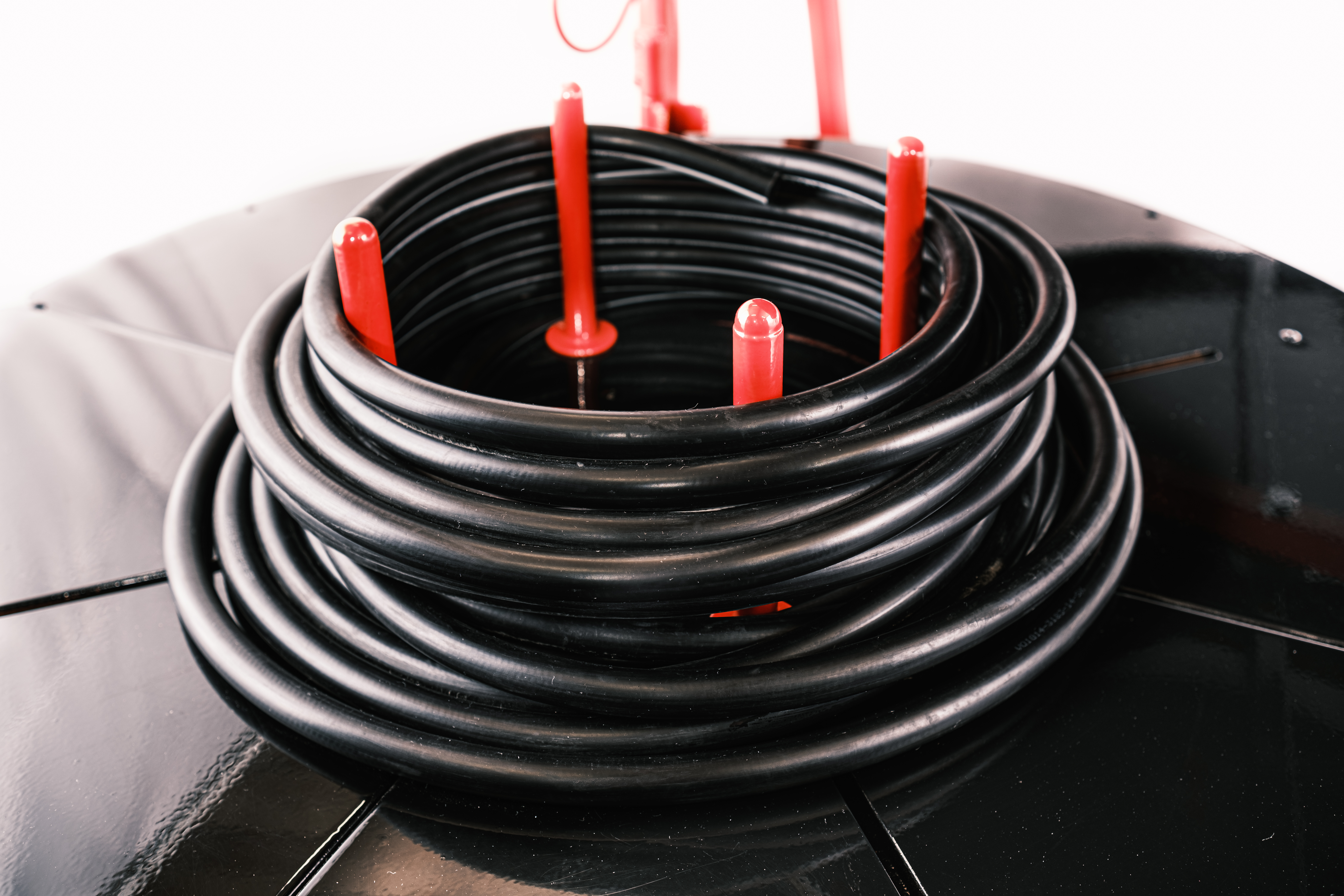 Хранение шлангов высокого давления в РВД мастерской